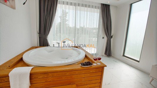 Villa Silver